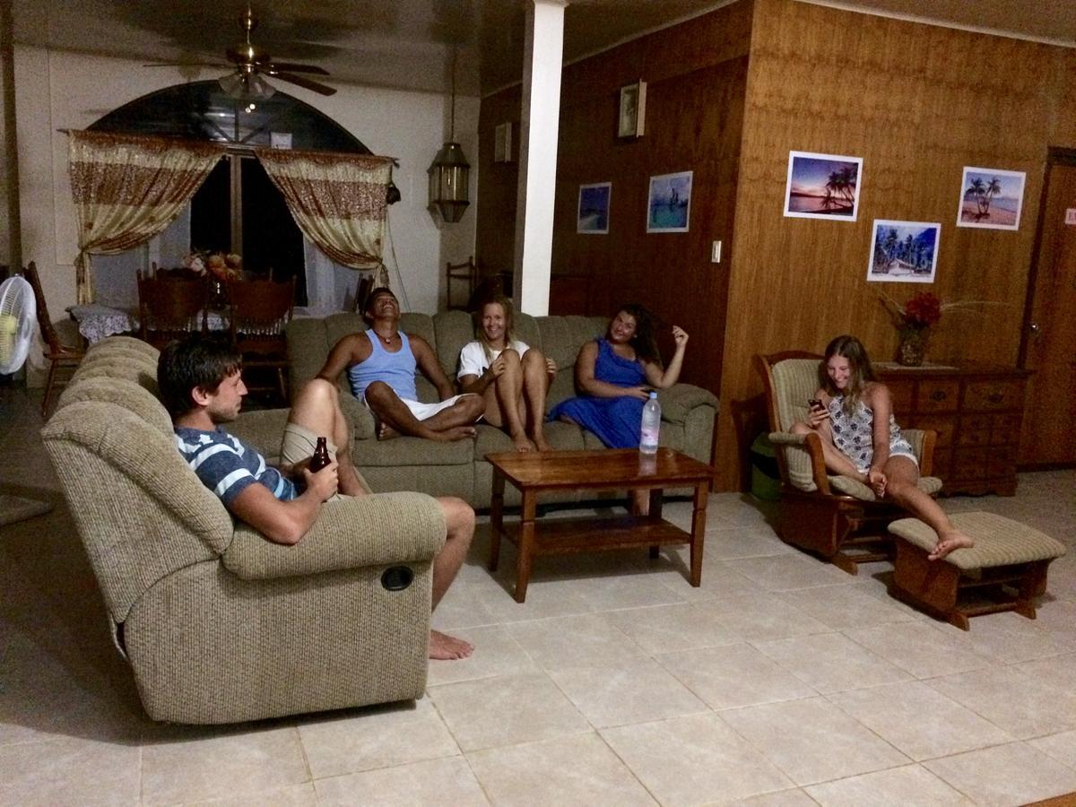 Fat Monkey Hostel Coron Luaran gambar