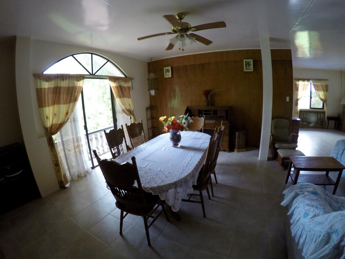 Fat Monkey Hostel Coron Luaran gambar