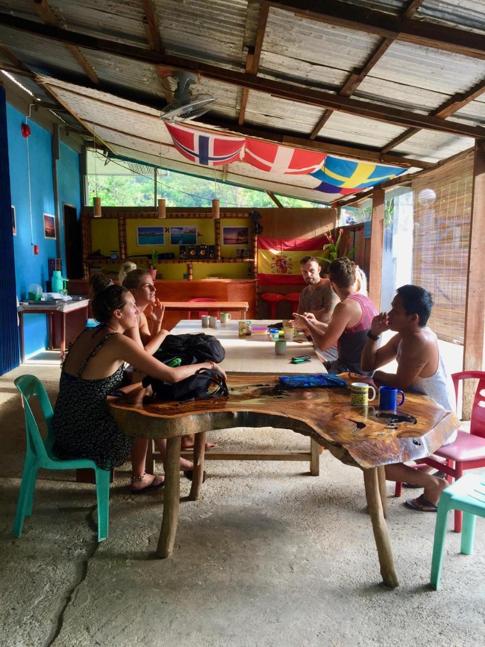 Fat Monkey Hostel Coron Luaran gambar